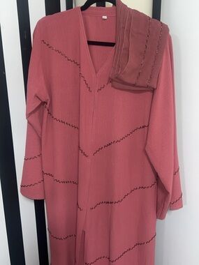 Rose Mauve Long Abaya with Zigzag Stitch Detailing with matching scarf size 58